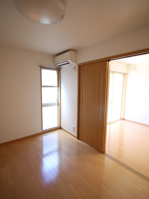 物件内観写真16　(居室)