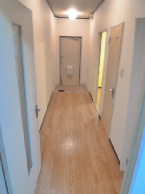 物件内観写真11　(玄関)