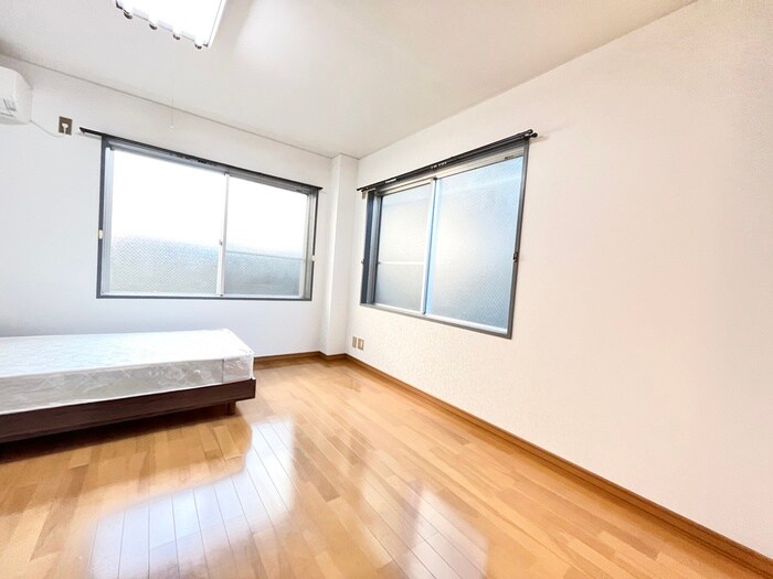 物件内観写真9　(居室)