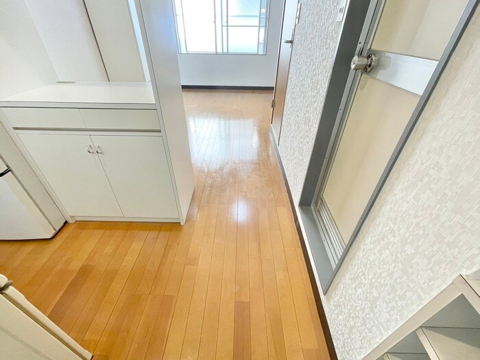 物件内観写真16　(廊下)