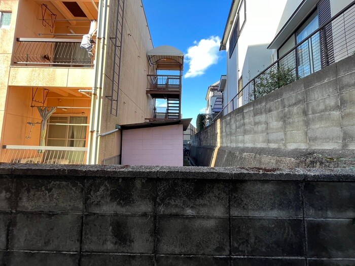 物件内観写真22　(室内からの展望)