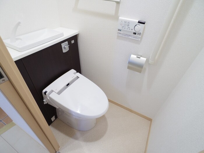 物件内観写真16　(トイレ)