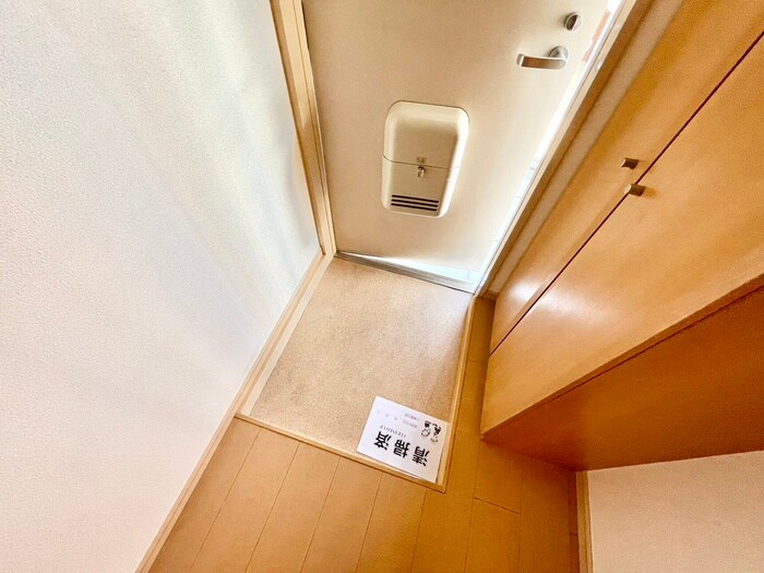 物件内観写真15　(玄関)