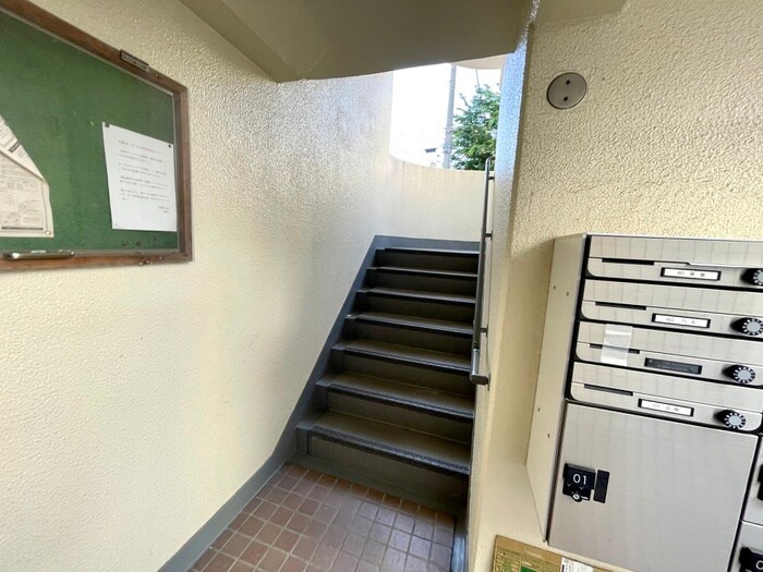 物件外観写真5　(エントランス部分)