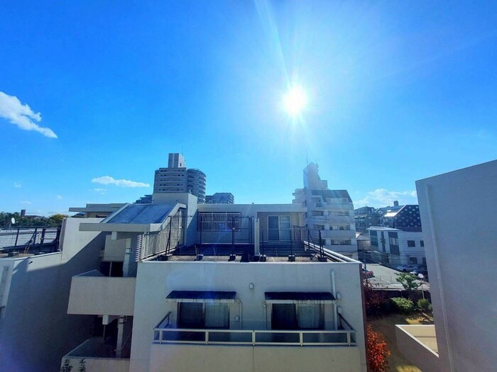 物件内観写真17　(室内からの展望)