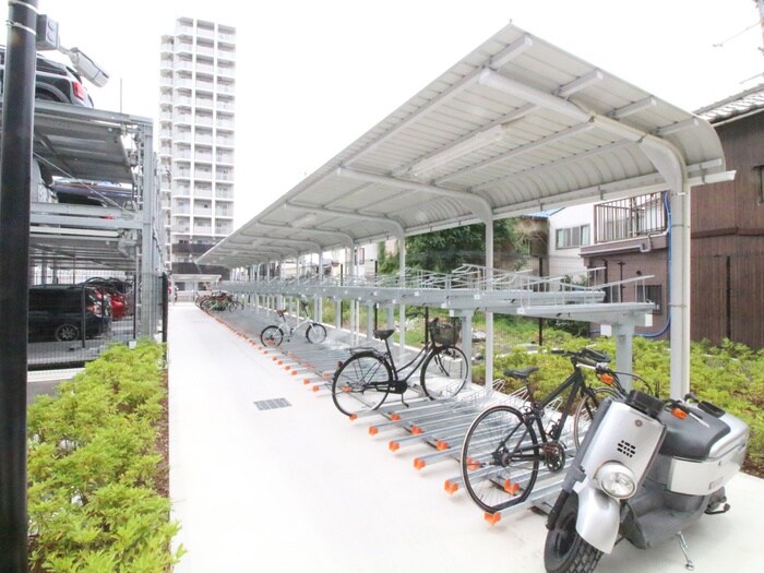 物件外観写真5　(駐輪場)