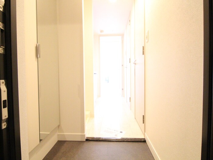 物件内観写真17　(玄関)