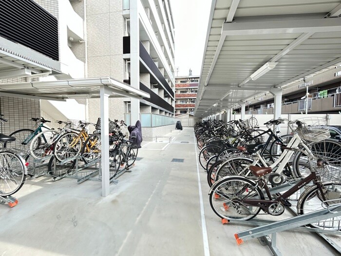 物件外観写真4　(駐輪場)