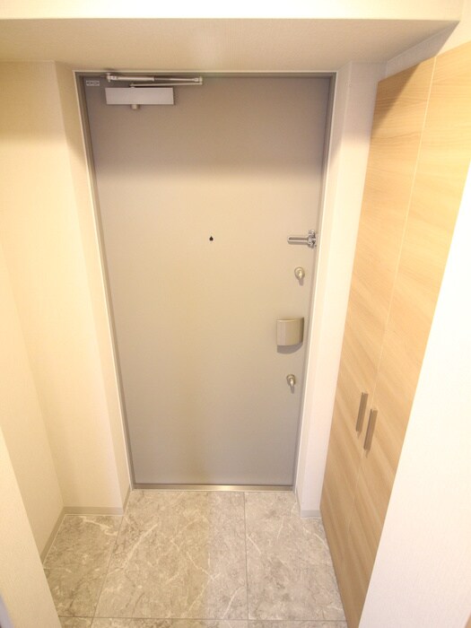 物件内観写真13　(玄関)