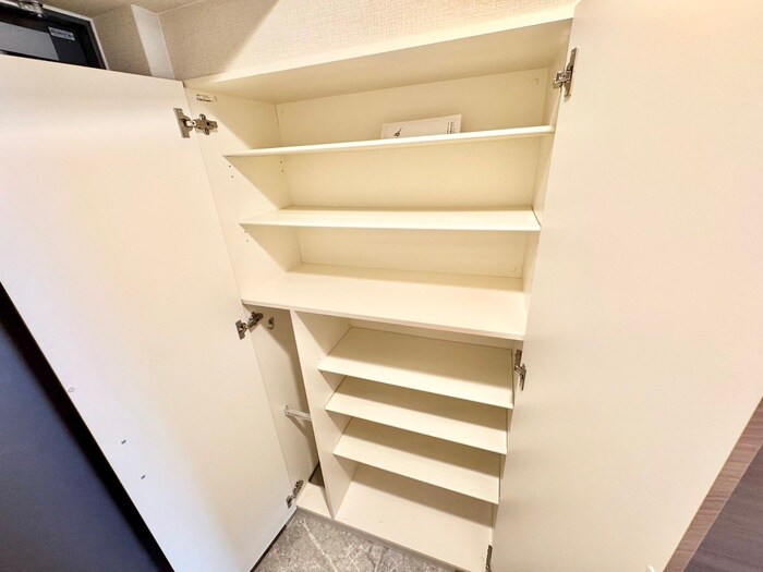 物件内観写真15　(靴箱)