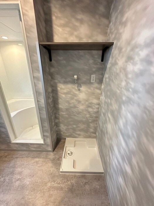 物件内観写真10　(洗濯機置場)