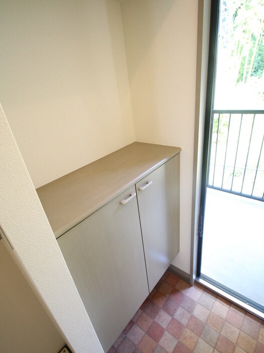 物件内観写真8　(靴箱)