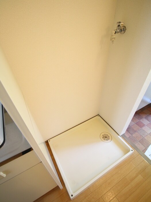 物件内観写真9　(洗濯機置場)