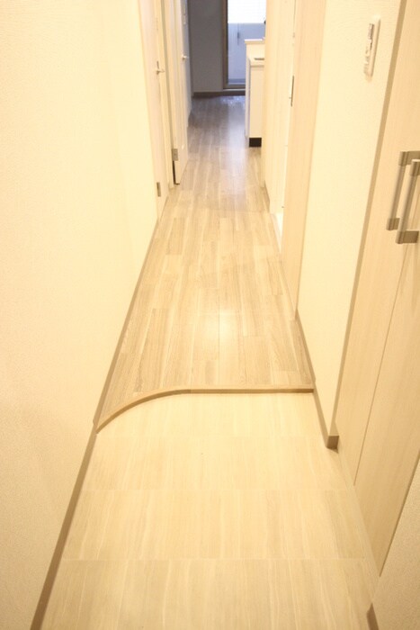 物件内観写真7　(玄関)