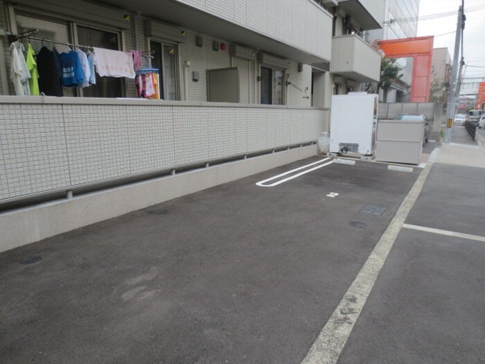 物件外観写真6　(駐車場)