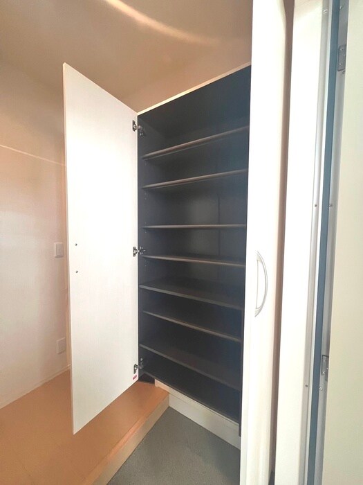 物件内観写真15　(靴箱)