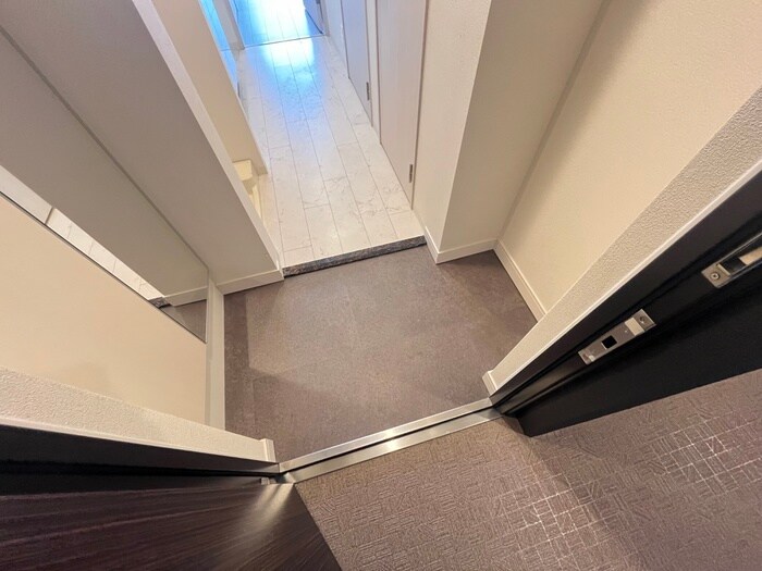 物件内観写真17　(玄関)