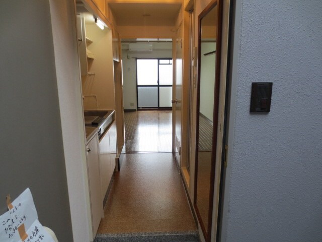 物件内観写真7　(玄関)