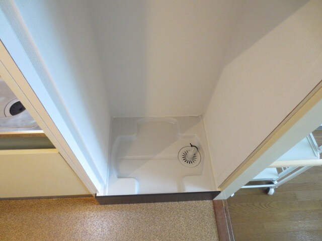 物件内観写真9　(洗濯機置場)