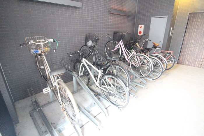 物件外観写真3　(駐輪場)