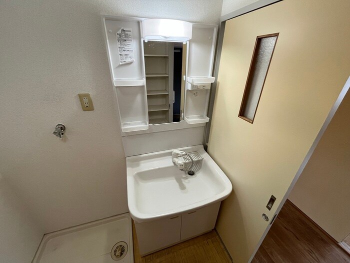 物件内観写真9　(洗面)