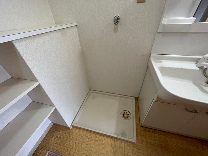 物件内観写真10　(洗濯機置場)