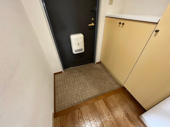 物件内観写真15　(玄関)