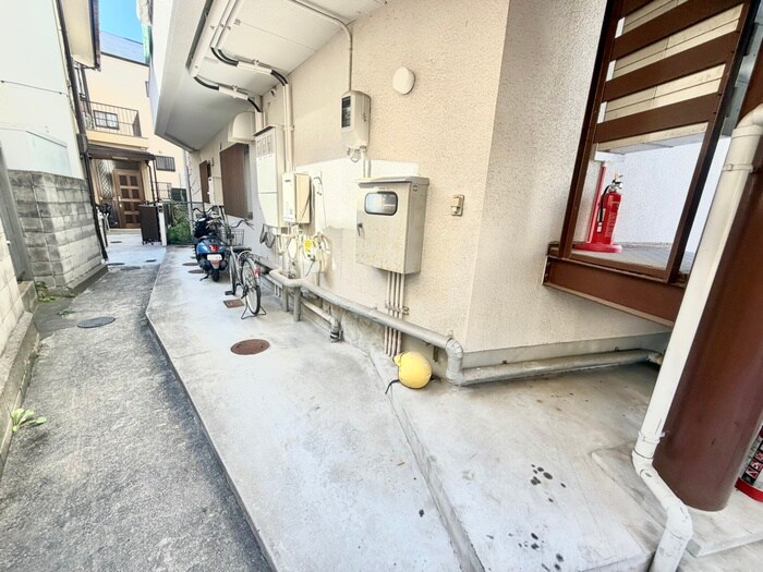 物件外観写真2　(駐輪場)