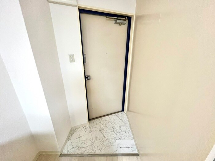 物件内観写真20　(玄関)