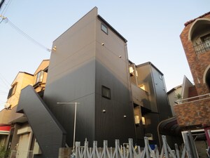 Midway hill 板宿sta外観写真
