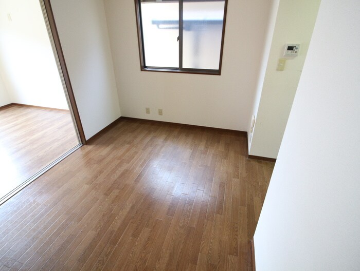 物件内観写真10　(居室)