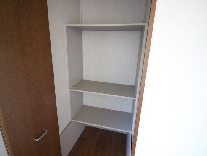 物件内観写真13　(収納)
