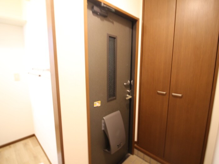 物件内観写真17　(玄関)