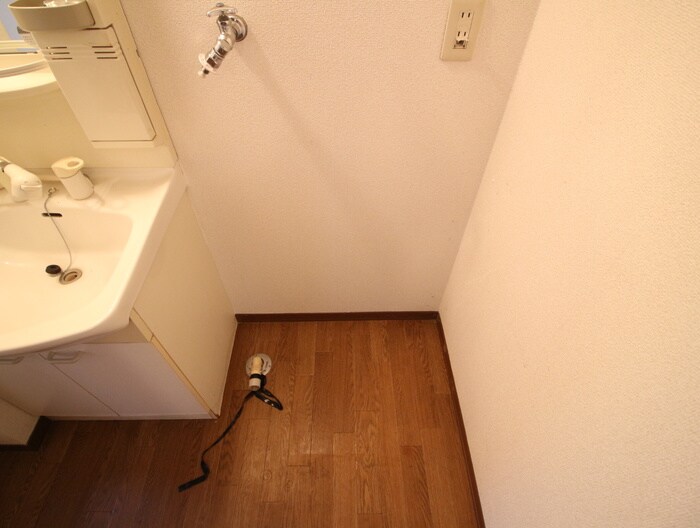 物件内観写真20　(洗濯機置場)