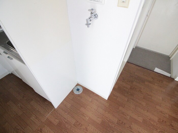物件内観写真15　(洗濯機置場)