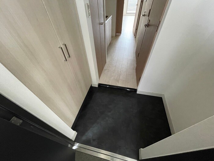 物件内観写真17　(玄関)