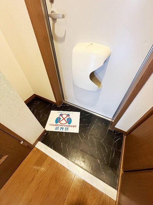 物件内観写真11　(玄関)