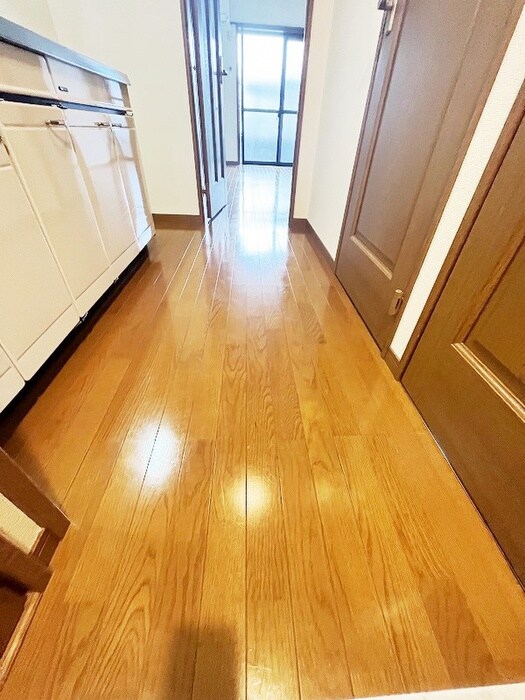 物件内観写真17　(廊下)