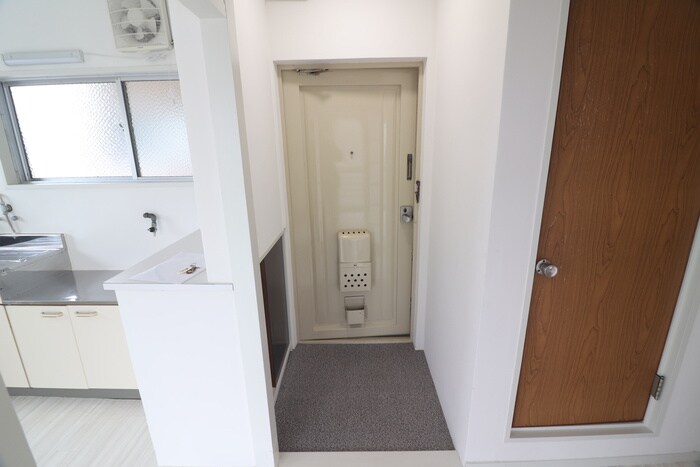 物件内観写真19　(玄関)