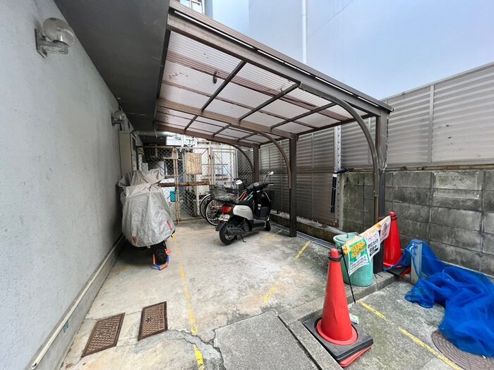 物件外観写真3　(駐輪場)