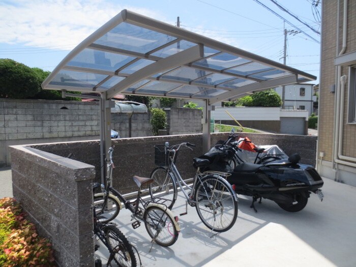 物件外観写真6　(駐輪場)
