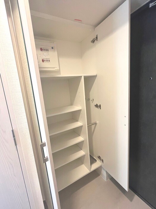 物件内観写真18　(靴箱)