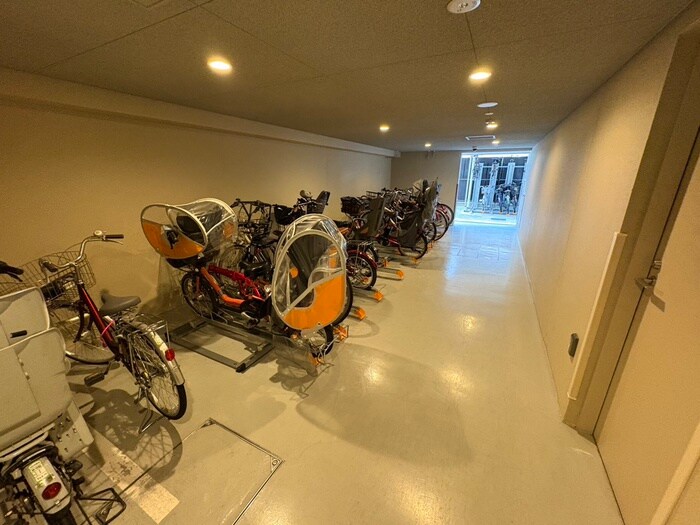 物件外観写真6　(駐輪場)
