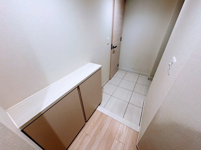 物件内観写真17　(玄関)