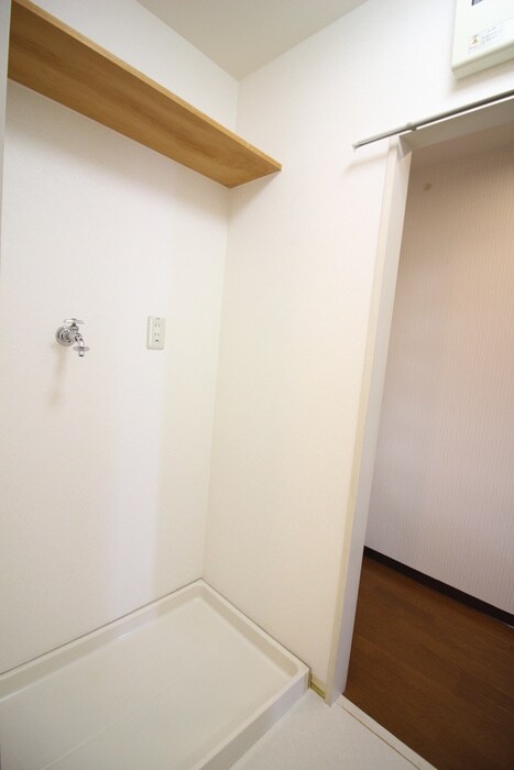 物件内観写真18　(洗濯機置場)