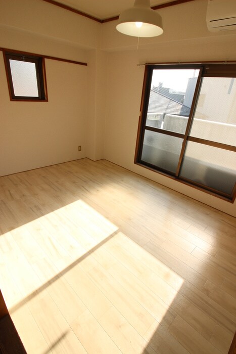 物件内観写真4　(居室)