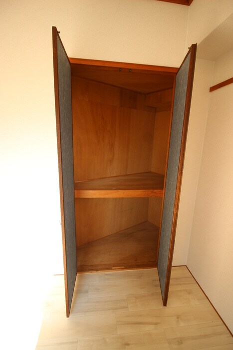 物件内観写真12　(収納)