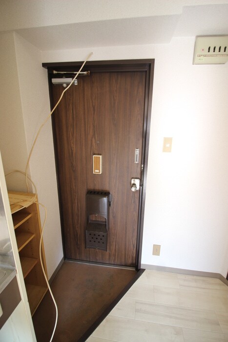 物件内観写真16　(玄関)