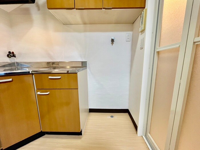 物件内観写真16　(洗濯機置場)