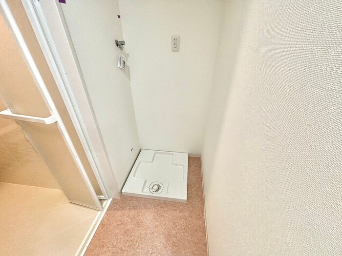 物件内観写真14　(洗濯機置場)